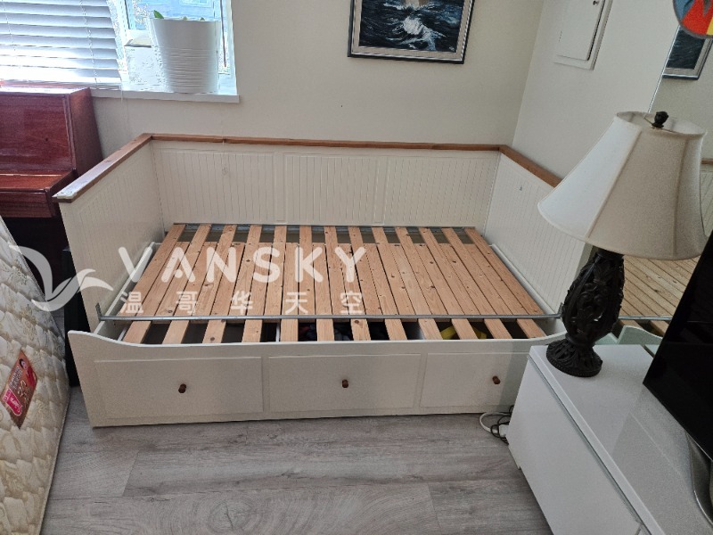 250314110428_day bed 4.jpg